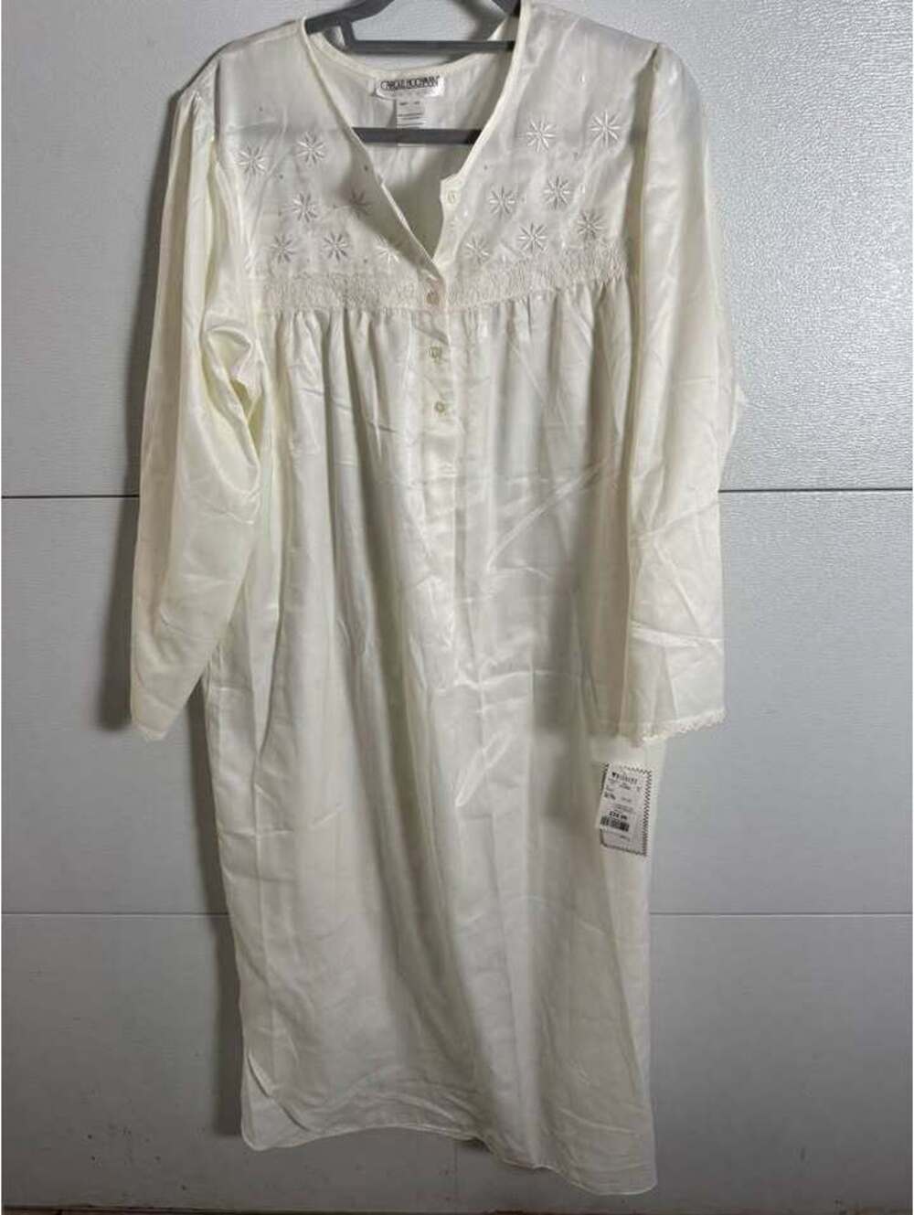 NWT Carole Hochman White Embroidered Long Sleeve satin Nightgown Size XL